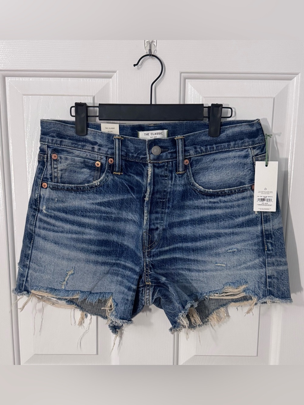 AE77 The Classic Cut-Off Denim Shorts Size 28 NWT $148